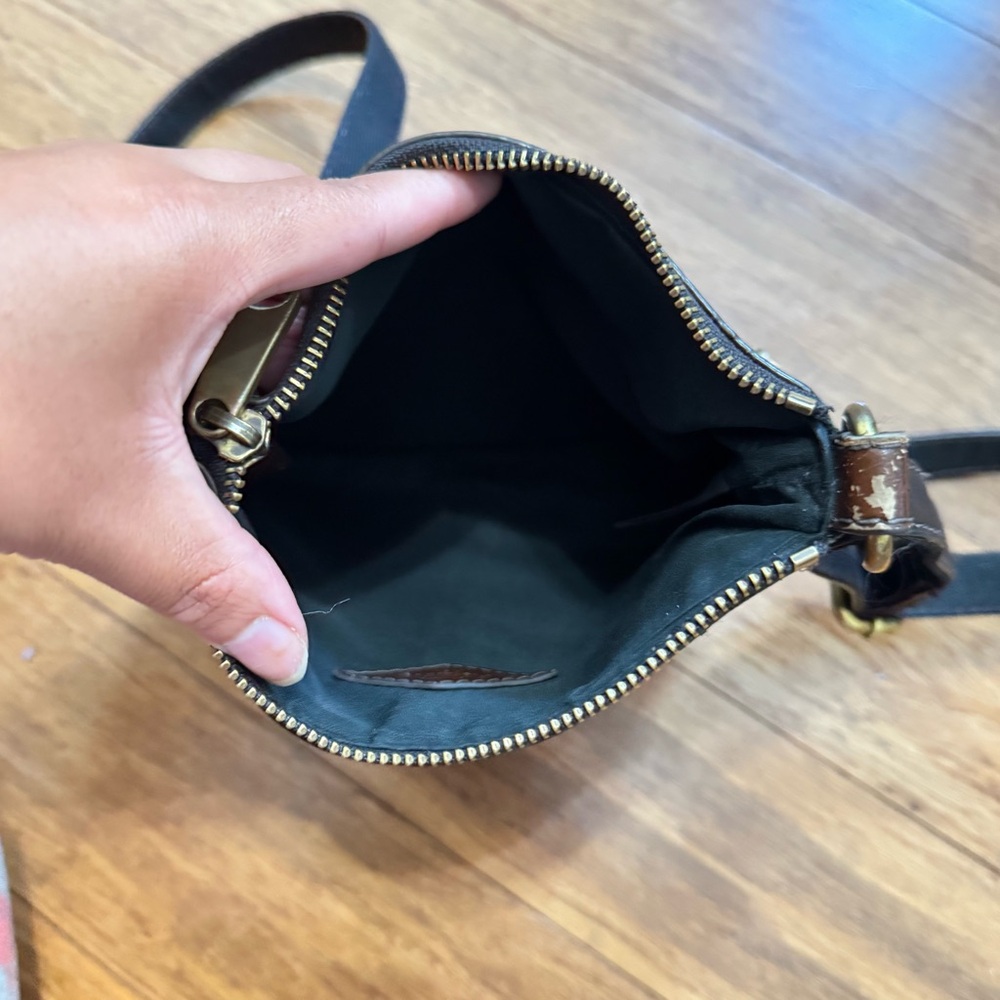 Fossil small, black leather Crossbody bag - Picture 4 of 7